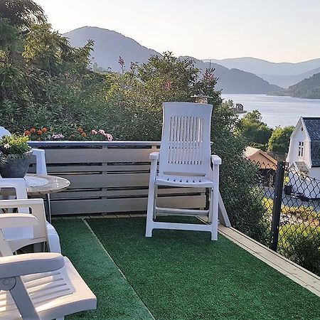 Berge & Laila'S Private Apartment Førde 외부 사진